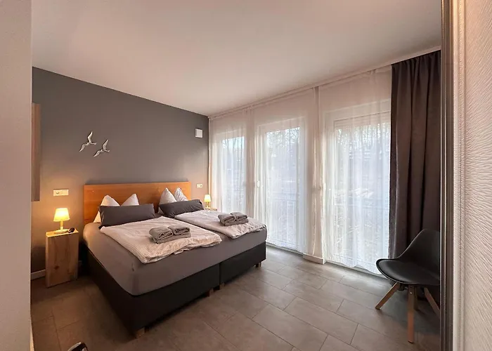 Backbord Im Quartier Sellin (Rugen)